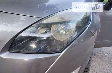 Мінівен Renault Grand Scenic 2011 в 