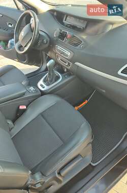 Минивэн Renault Grand Scenic 2010 в 