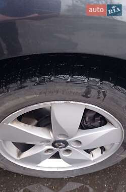Минивэн Renault Grand Scenic 2011 в 