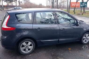 Минивэн Renault Grand Scenic 2011 в 