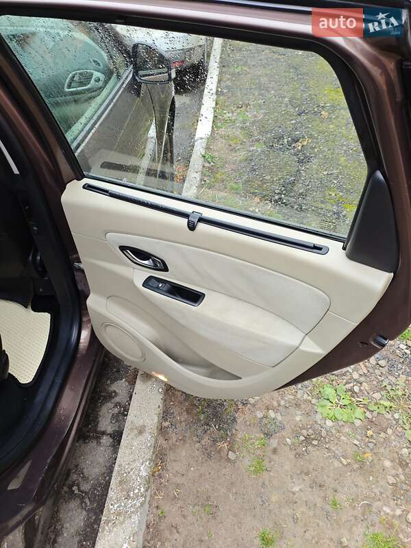 Мінівен Renault Grand Scenic 2010 в Кам'янці-Бузькій