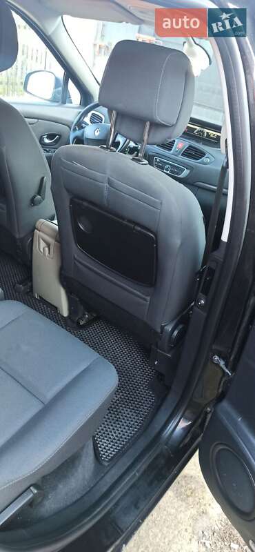 Минивэн Renault Grand Scenic 2010 в Буске