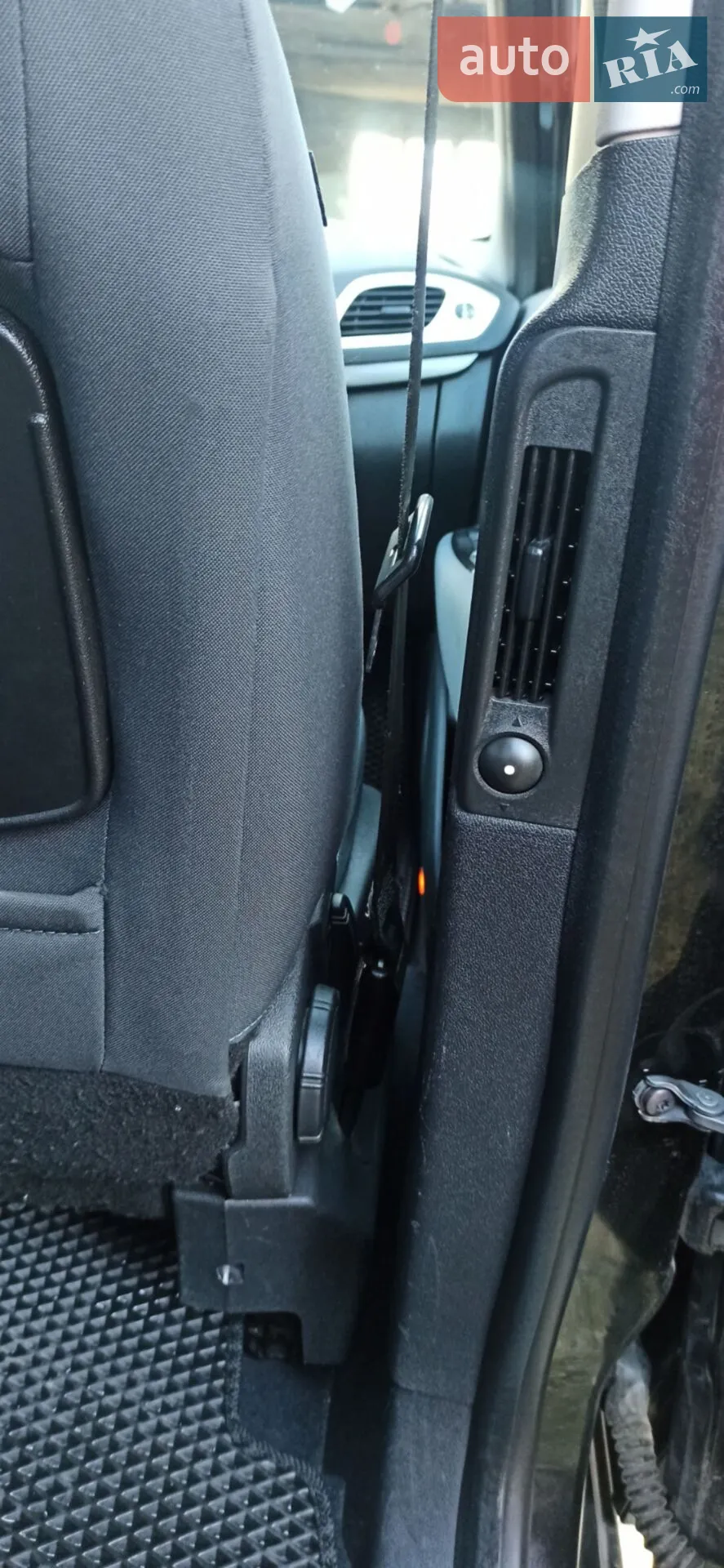 2010 Renault Scenic - мініатюра 32