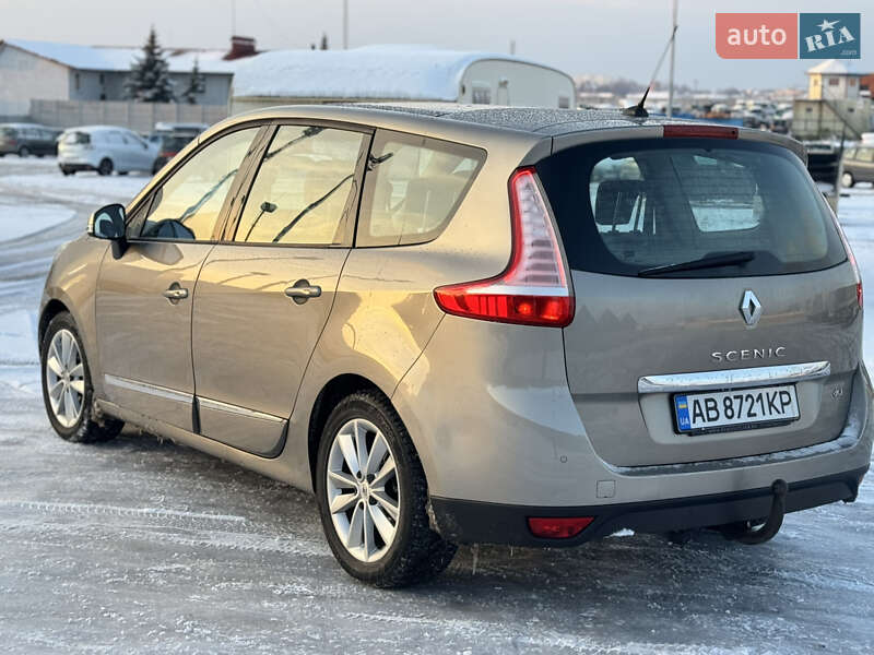 Минивэн Renault Grand Scenic 2012 в 