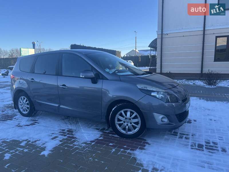Минивэн Renault Grand Scenic 2010 в 