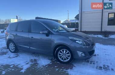 Минивэн Renault Grand Scenic 2010 в 