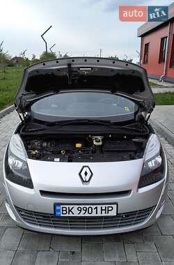 Мінівен Renault Grand Scenic 2011 в Здолбуніві