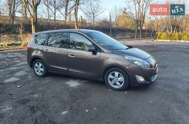 Минивэн Renault Grand Scenic 2009 в 
