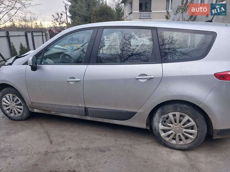 Минивэн Renault Grand Scenic 2013 в Черновцах