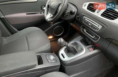 Минивэн Renault Grand Scenic 2010 в 