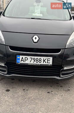 Минивэн Renault Grand Scenic 2012 в 