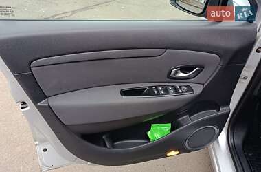 Минивэн Renault Grand Scenic 2010 в 