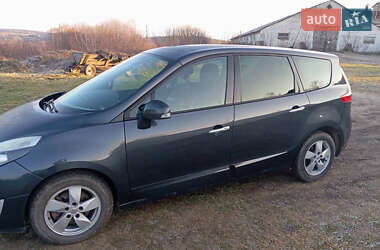 Минивэн Renault Grand Scenic 2011 в 