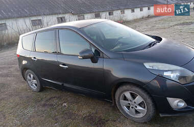 Минивэн Renault Grand Scenic 2011 в 