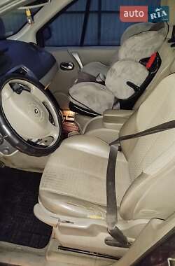 Минивэн Renault Grand Scenic 2005 в 