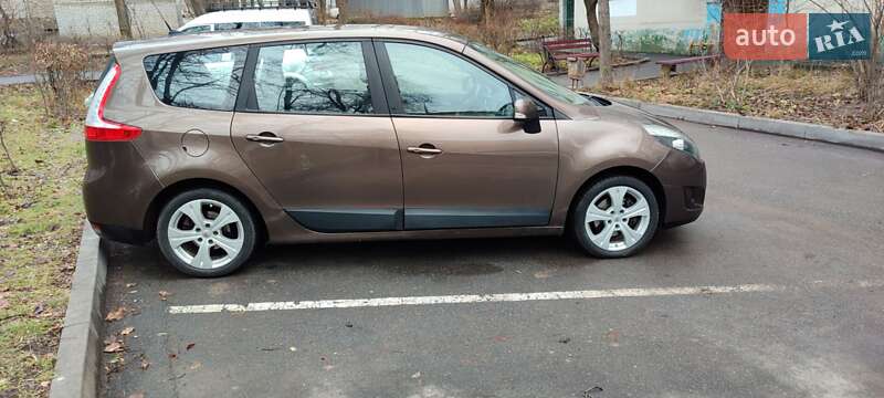 Renault Grand Scenic 2010