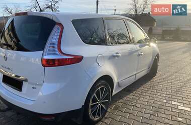 Минивэн Renault Grand Scenic 2012 в 
