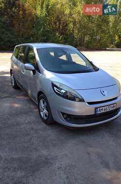Минивэн Renault Grand Scenic 2012 в 