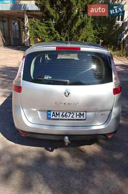 Минивэн Renault Grand Scenic 2012 в 