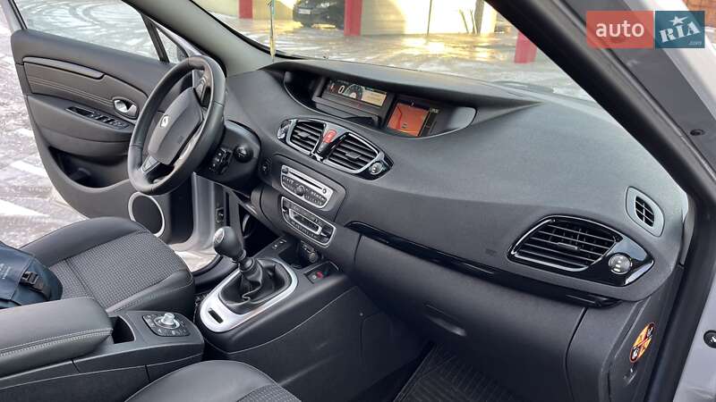 Минивэн Renault Grand Scenic 2011 в Дубно
