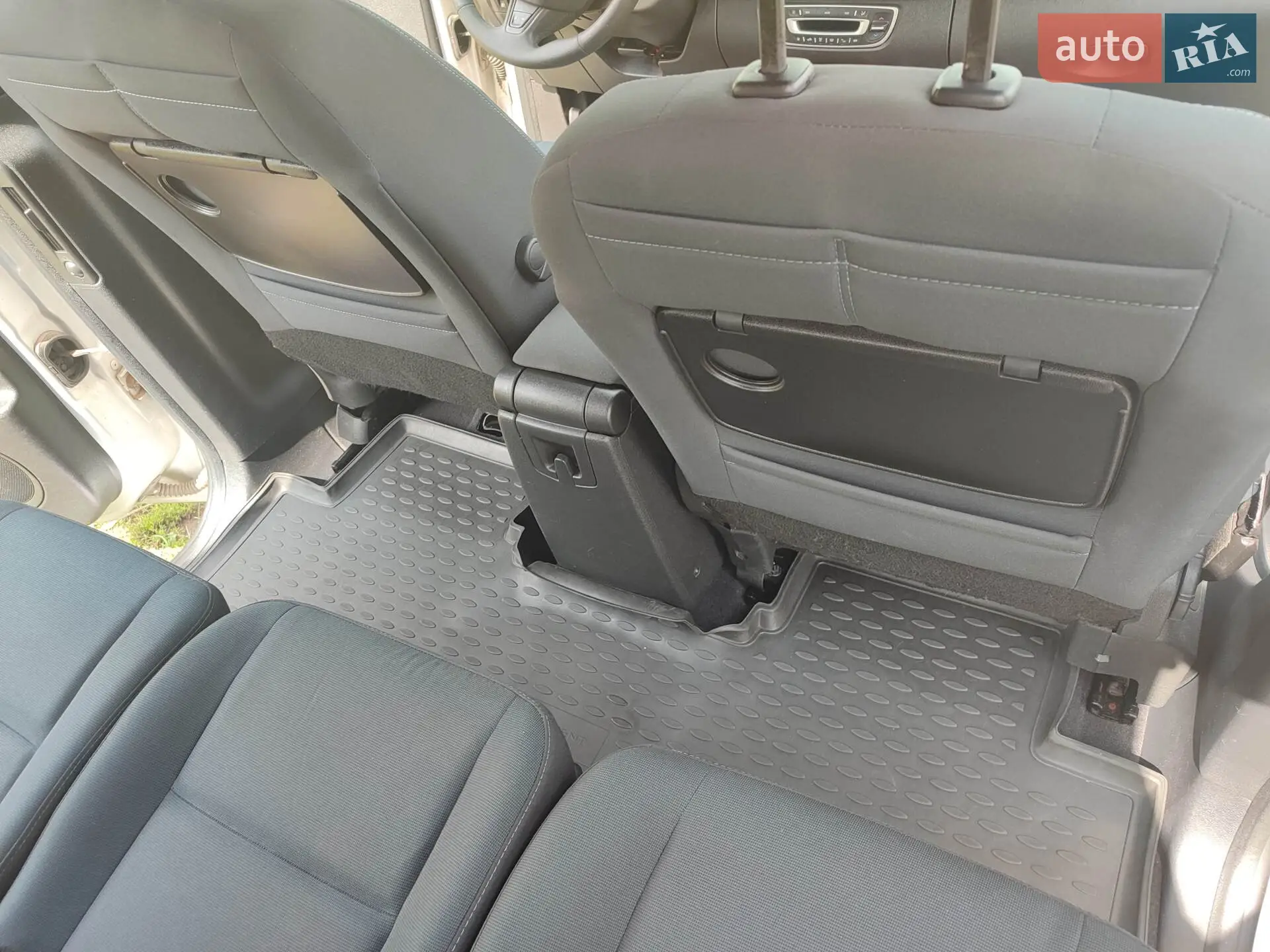 2010 Renault Scenic - мініатюра 20
