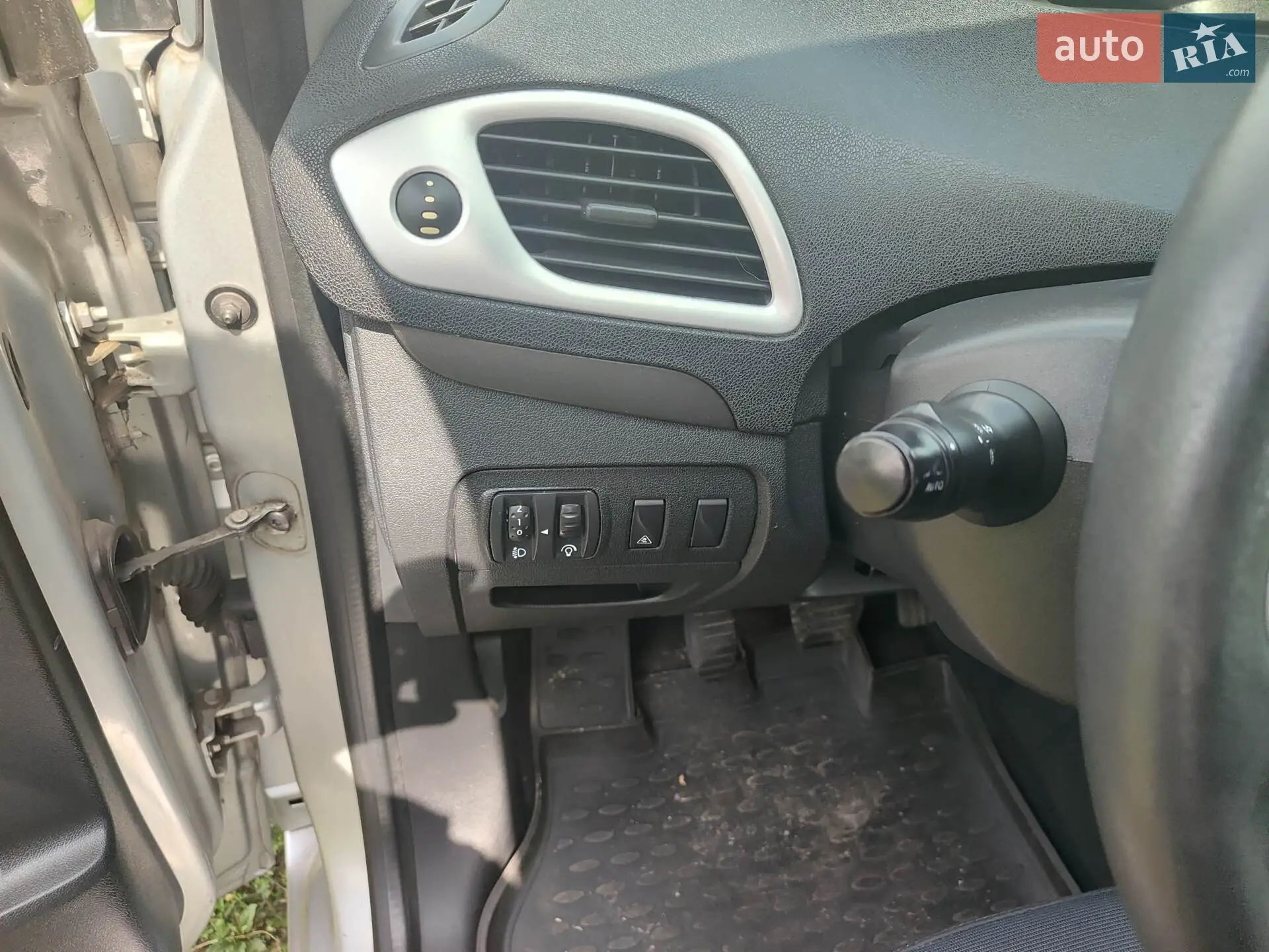 2010 Renault Scenic - мініатюра 22
