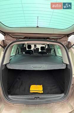 Минивэн Renault Grand Scenic 2011 в 