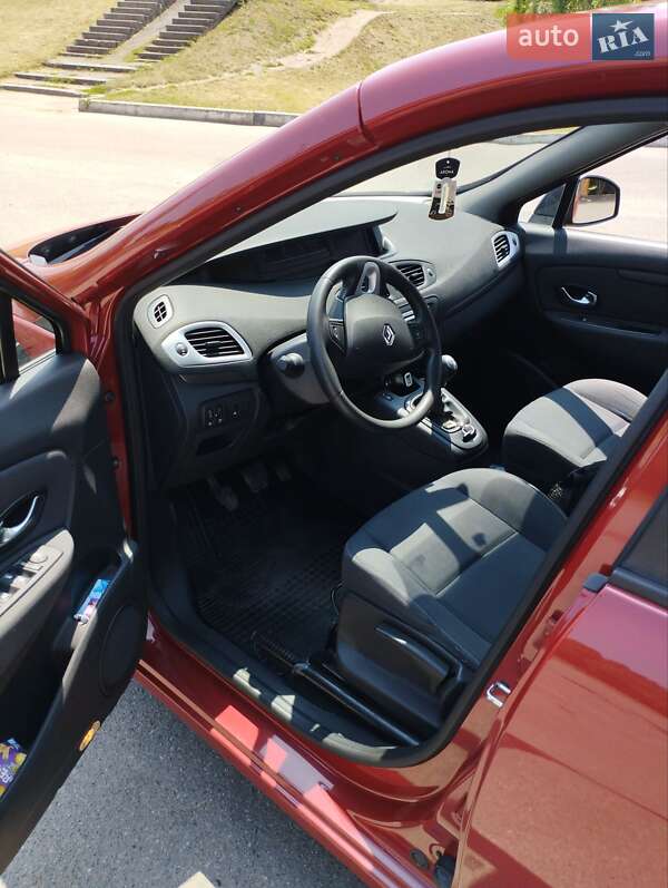 Минивэн Renault Grand Scenic 2010 в Александрие