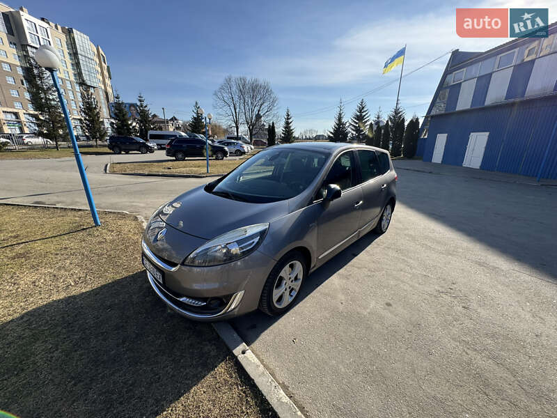 Renault Grand Scenic 2012
