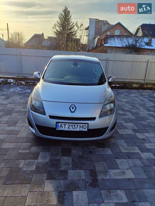 Минивэн Renault Grand Scenic 2010 в Ивано-Франковске фото 5 Минивэн Renault Grand Scenic 2010 в Ивано-Франковске
