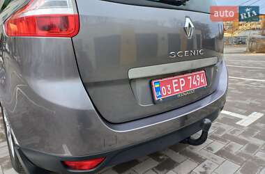 Минивэн Renault Grand Scenic 2015 в 
