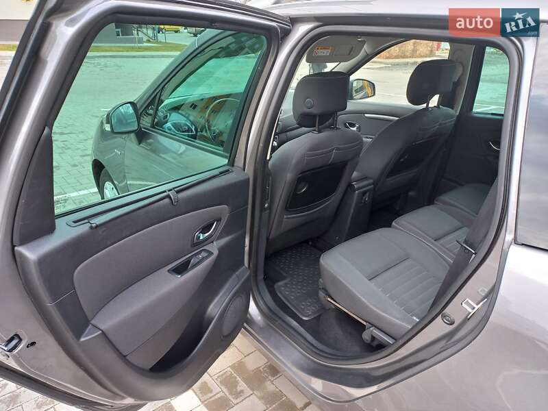 Мінівен Renault Grand Scenic 2015 в Луцьку