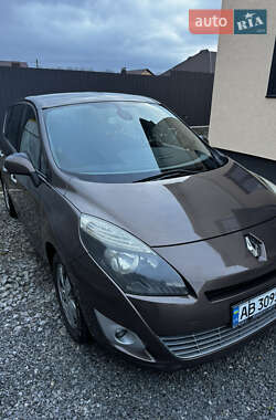 Минивэн Renault Grand Scenic 2010 в 