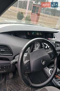 Минивэн Renault Grand Scenic 2013 в 