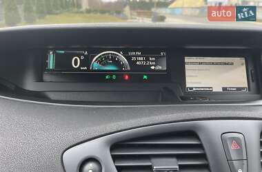 Минивэн Renault Grand Scenic 2012 в 
