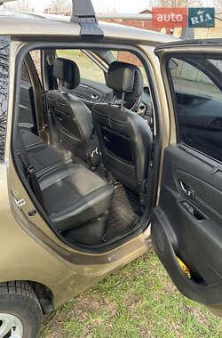 Минивэн Renault Grand Scenic 2013 в 