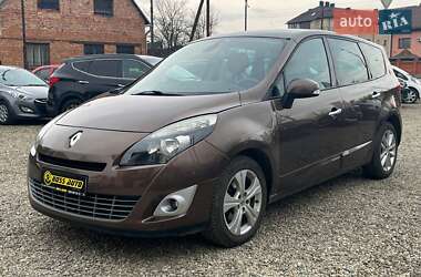 Минивэн Renault Grand Scenic 2011 в 