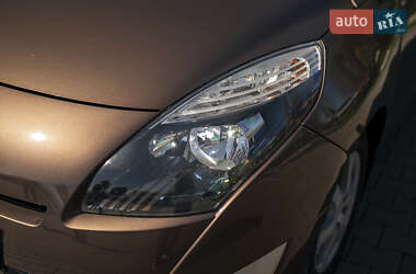 Мінівен Renault Grand Scenic 2010 в 