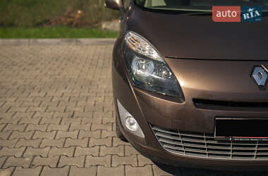 Мінівен Renault Grand Scenic 2010 в 