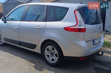 Минивэн Renault Grand Scenic 2009 в 