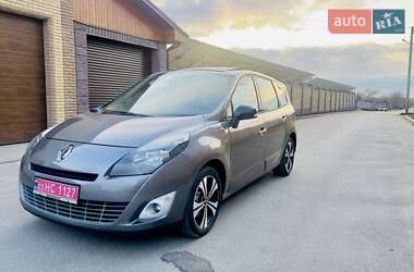 Минивэн Renault Grand Scenic 2011 в 