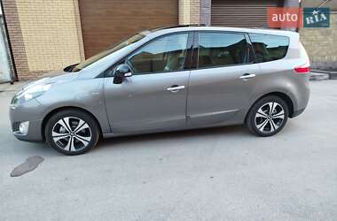 Минивэн Renault Grand Scenic 2011 в 
