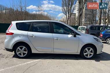 Минивэн Renault Grand Scenic 2013 в 