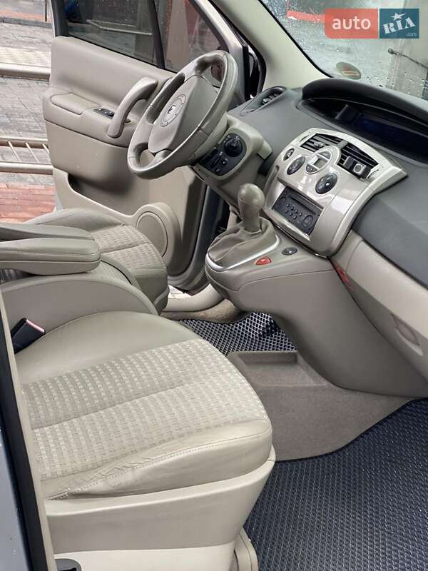 Минивэн Renault Grand Scenic 2005 в Ровно