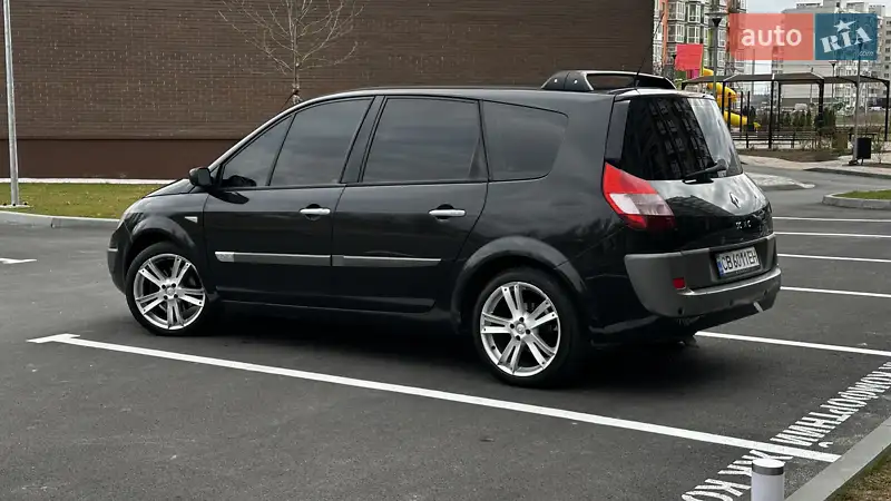 Минивэн Renault Grand Scenic 2005 в 