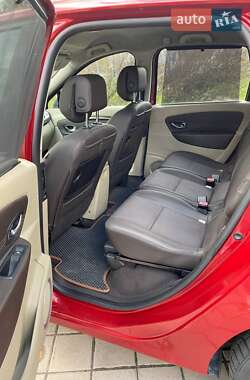 Минивэн Renault Grand Scenic 2010 в 