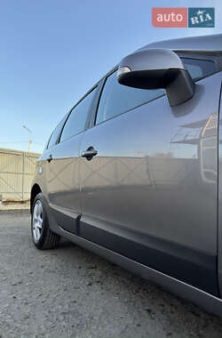 Минивэн Renault Grand Scenic 2013 в 