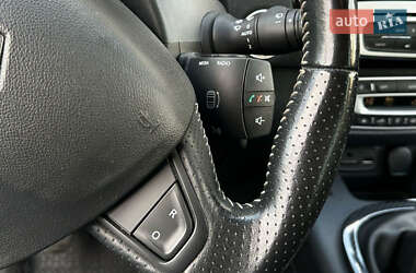 Минивэн Renault Grand Scenic 2015 в 