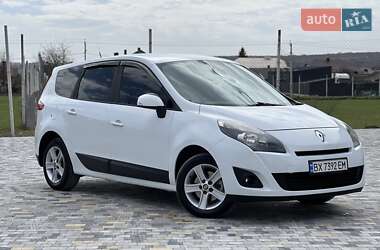 Минивэн Renault Grand Scenic 2009 в 