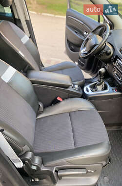 Мінівен Renault Grand Scenic 2013 в 